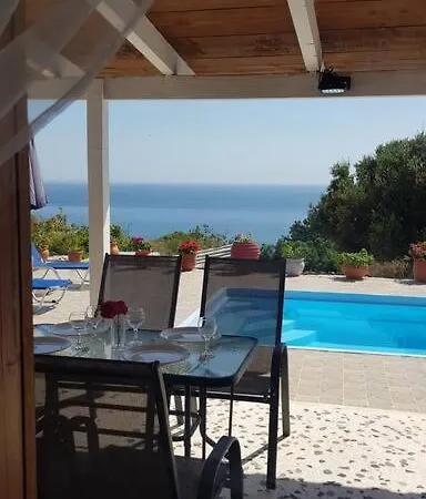 Country Green House In Lourdas لورداهاتا
